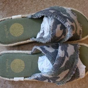 Kamala Camouflage Yoga Mat Sandal